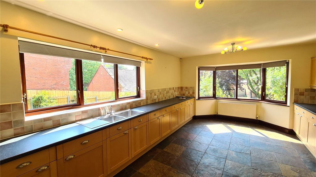 Property photo 2 of 23 Picture No. 44