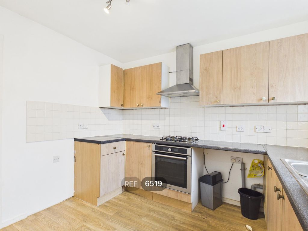 Property photo 2 of 17 Kitchen