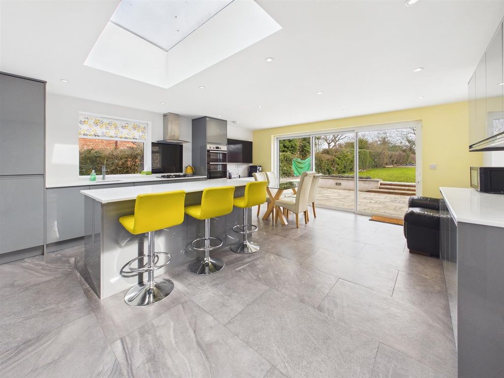 Property photo 2 of 30