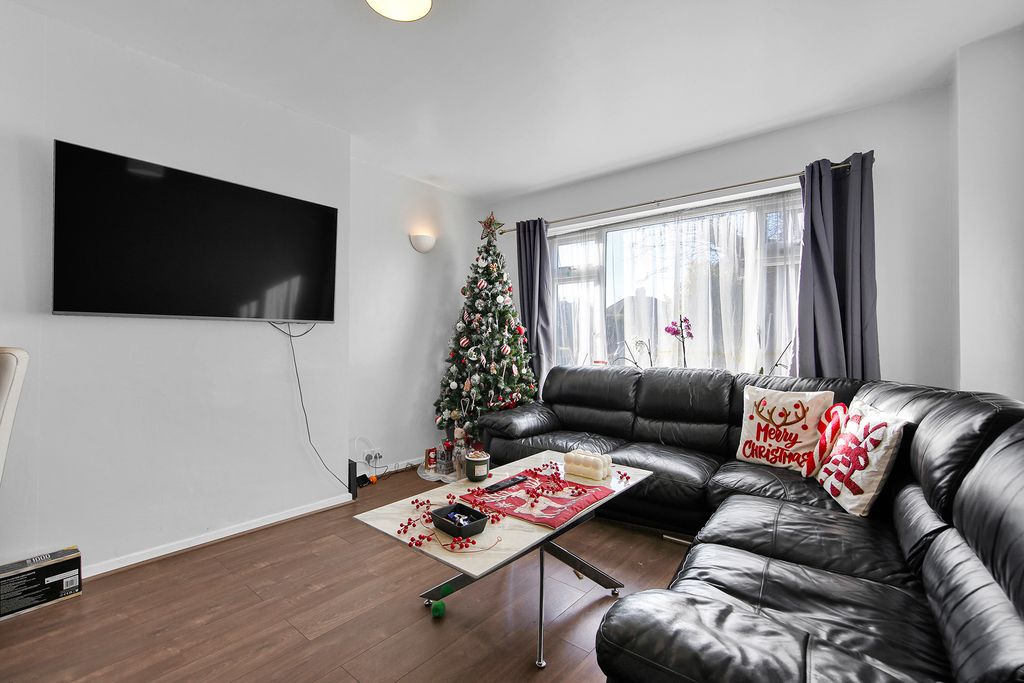 Property photo 3 of 22