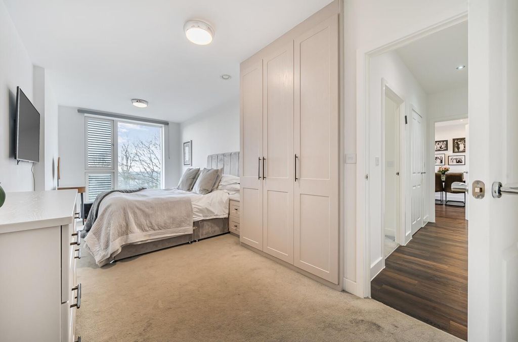 Property photo 2 of 18 1397752-23-696B6dc93272c.Jpg