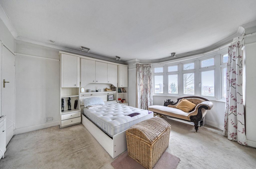 Property photo 2 of 11 Bedroom