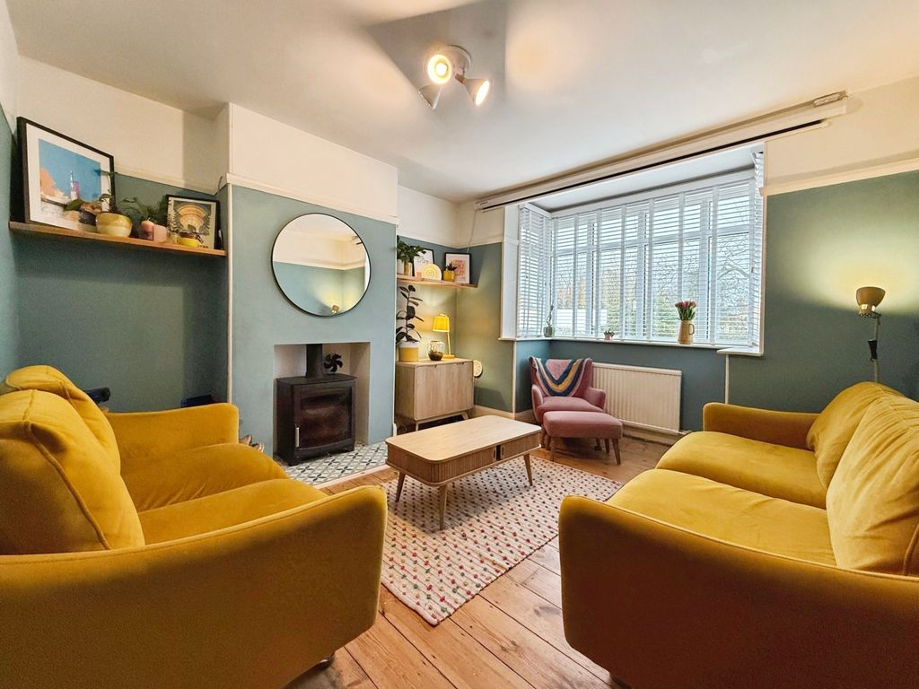 Property photo 2 of 15 Lounge