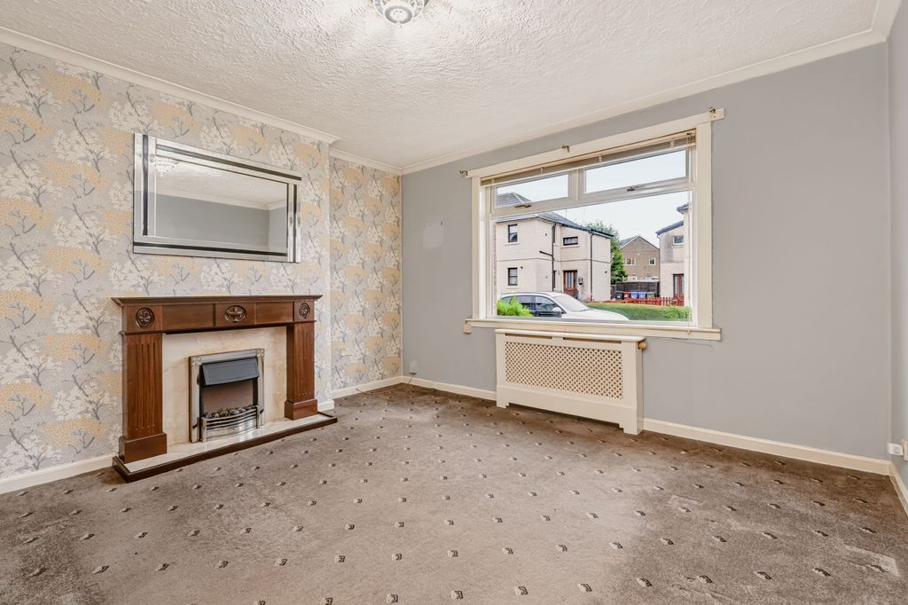 Property photo 2 of 33