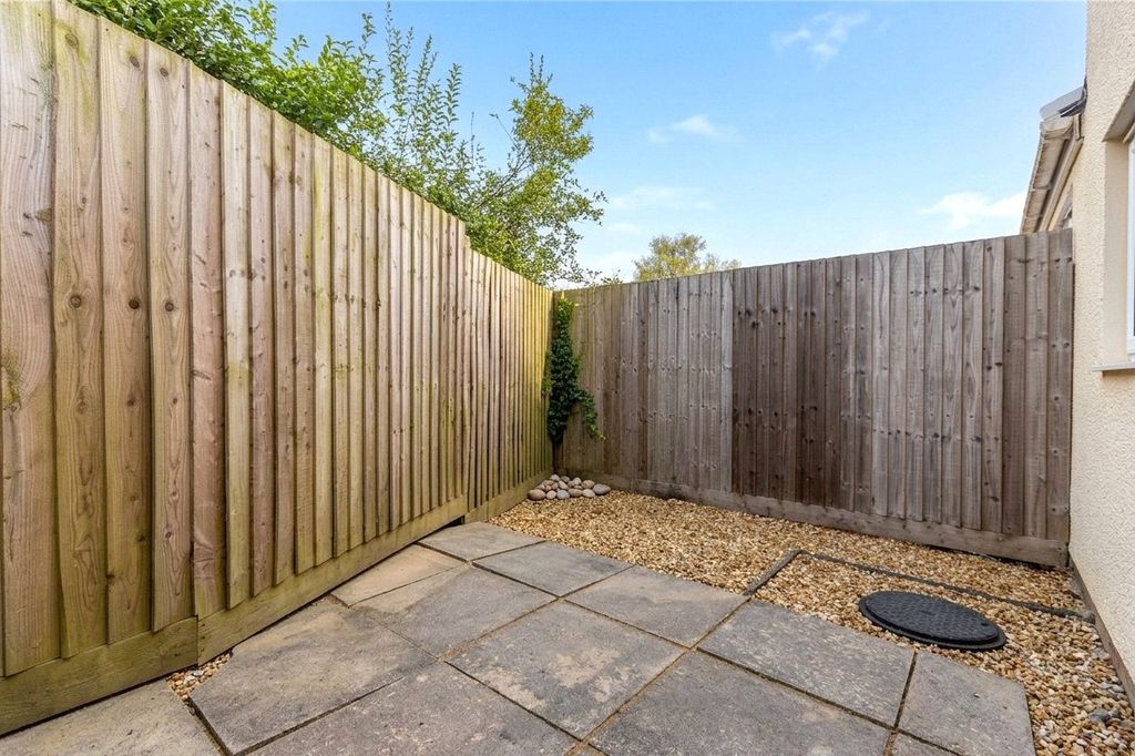 Property photo 2 of 10 Picture No. 18