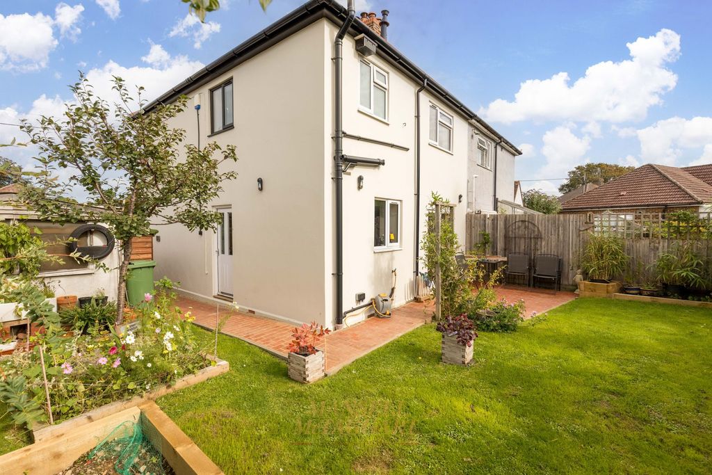 Property photo 3 of 25