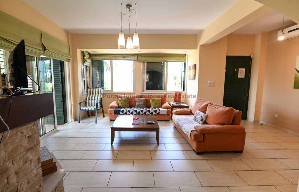 Property photo 2 of 30