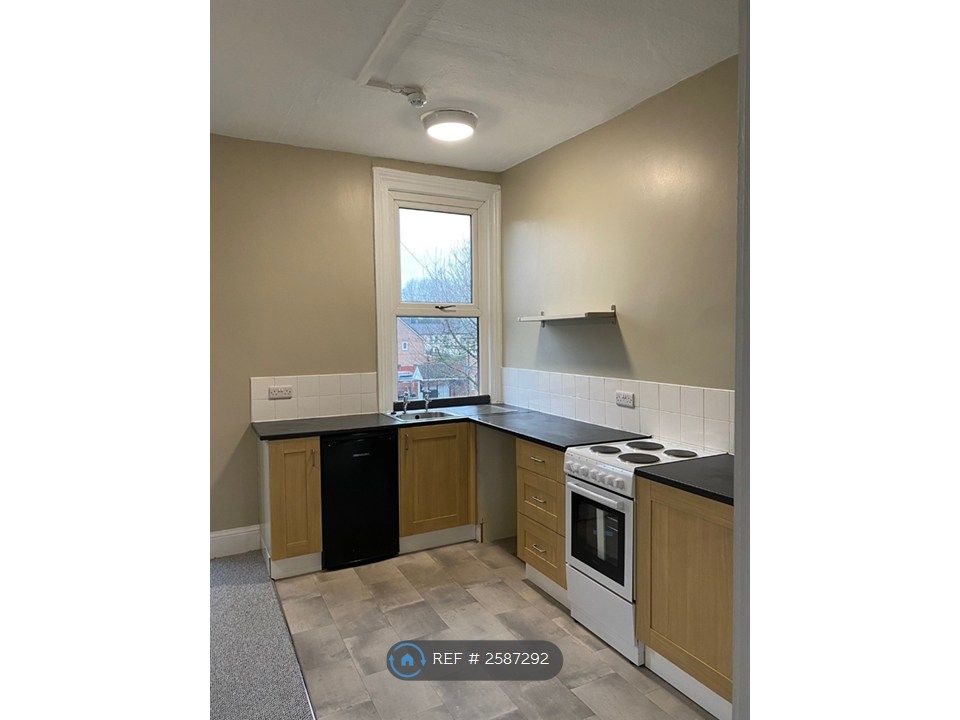 Property photo 3 of 6 Kitchen