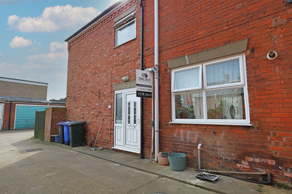 Property photo 2 of 14 (Main)