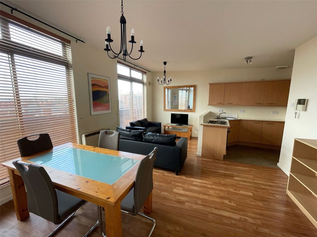 Property photo 2 of 8 Lounge