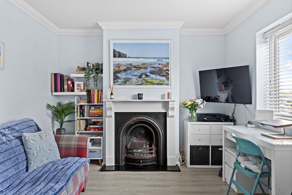 Property photo 2 of 21