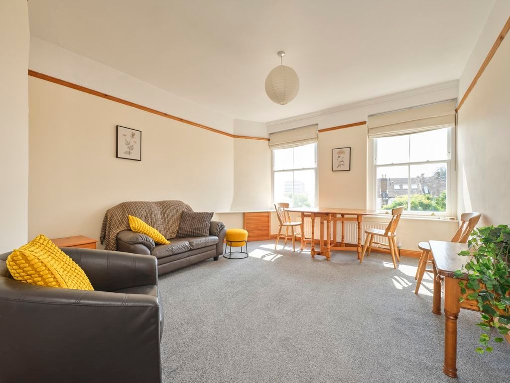 Property photo 2 of 17 Sitting Room