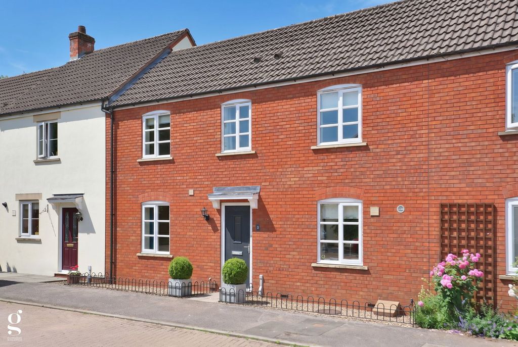 Property photo 1 of 33
