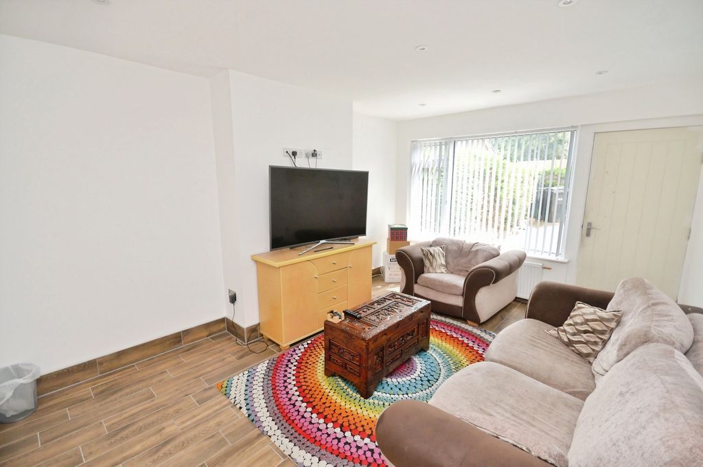 Property photo 3 of 17 Pbox-Img.Jpg