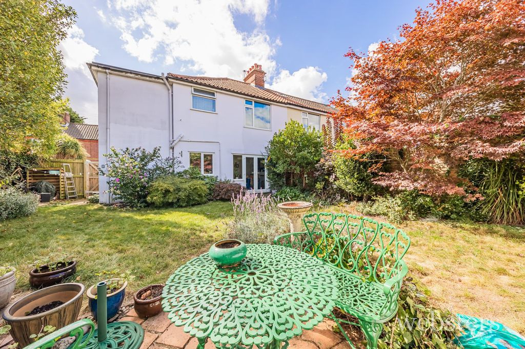 Property photo 3 of 23