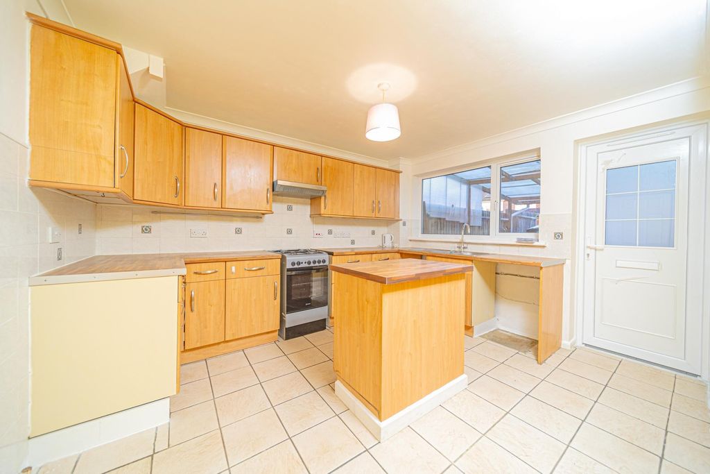 Property photo 3 of 11 Photo 6