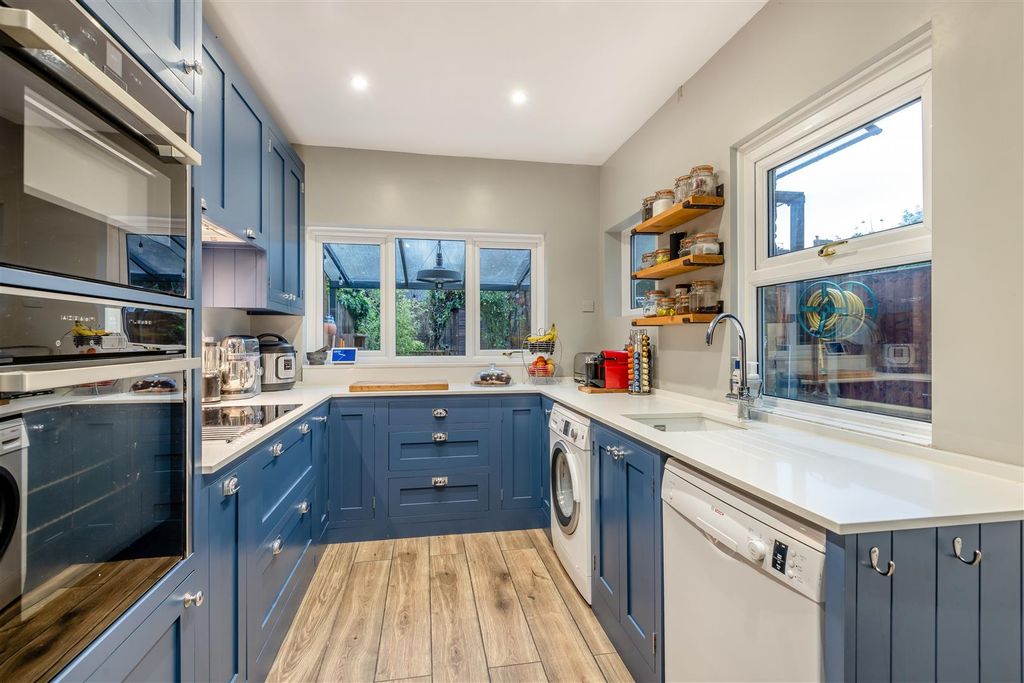 Property photo 2 of 23 8667135-Interior03.Jpg