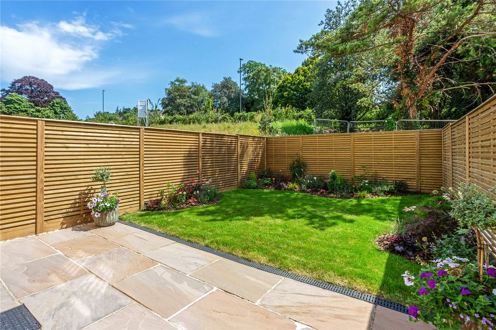 Property photo 2 of 13 Show Home