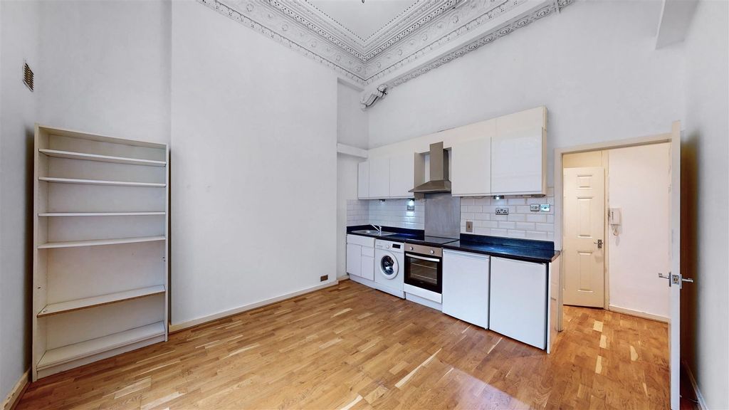Property photo 2 of 14 Flat 4, 46 Inverness Terrace - Kbdqfvc1MV2Fh0Zfmjx