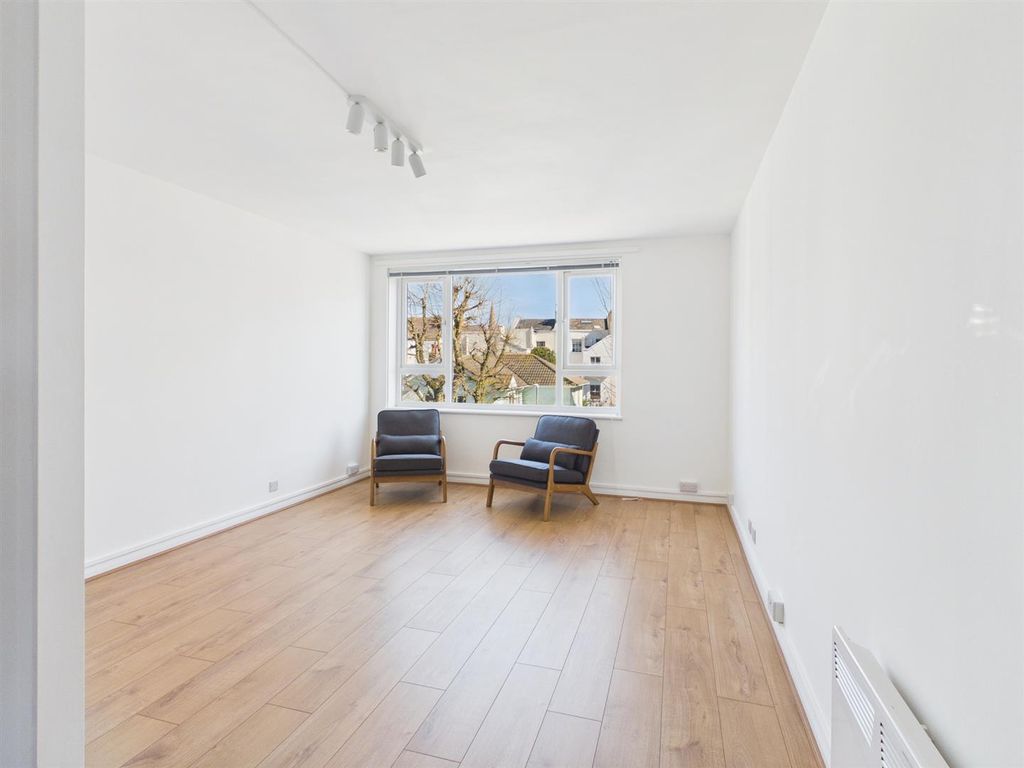 Property photo 1 of 6 Cam01968G0-Pr0259-Still005.Jpg