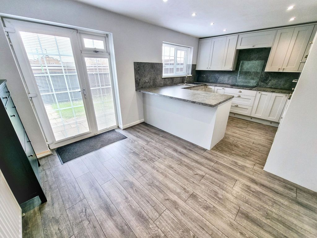 Property photo 2 of 13 Photo 8