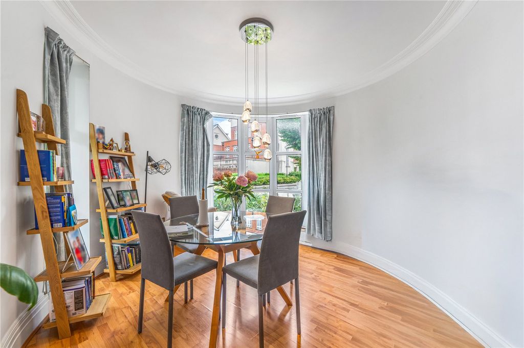 Property photo 2 of 18 Dining Area
