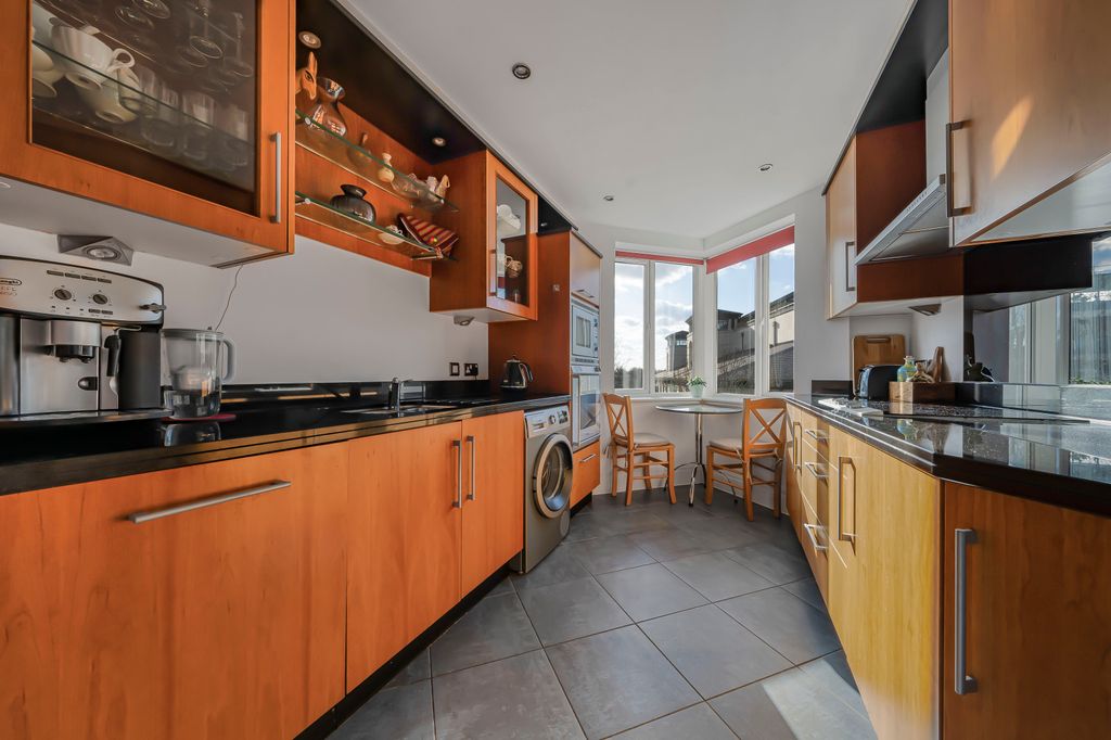 Property photo 2 of 14 Picture No. 06