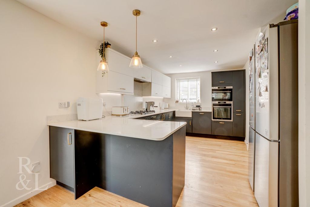 Property photo 2 of 24 Batched  (9).Jpg