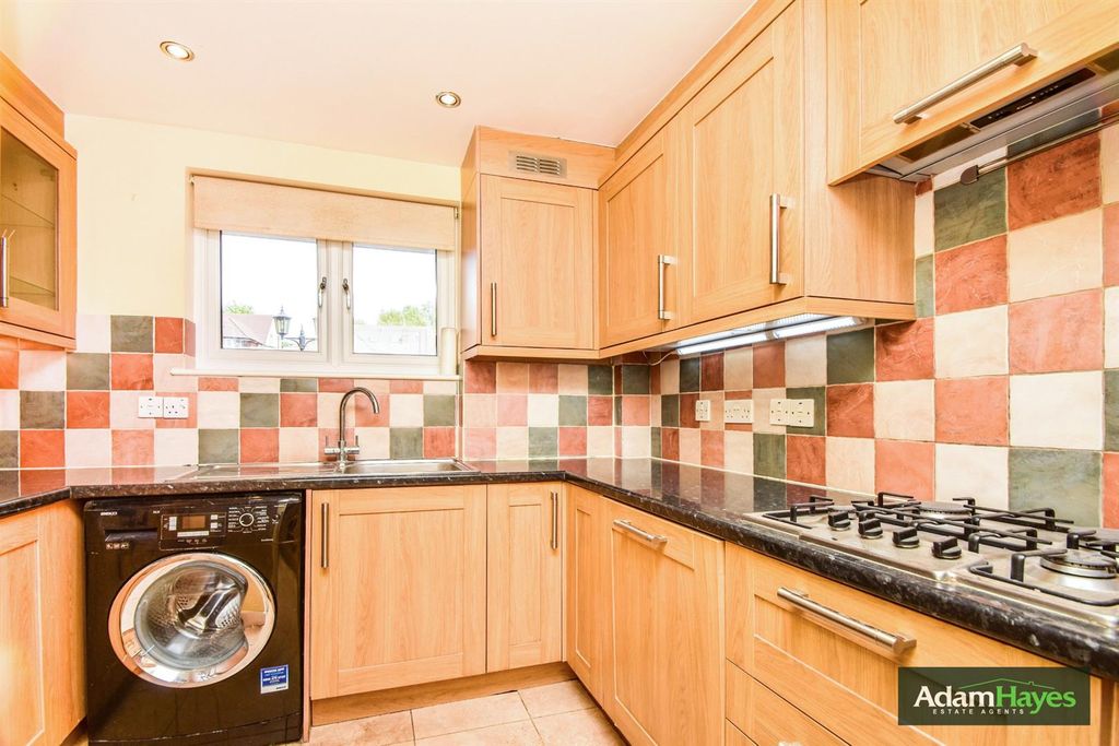 Property photo 3 of 12