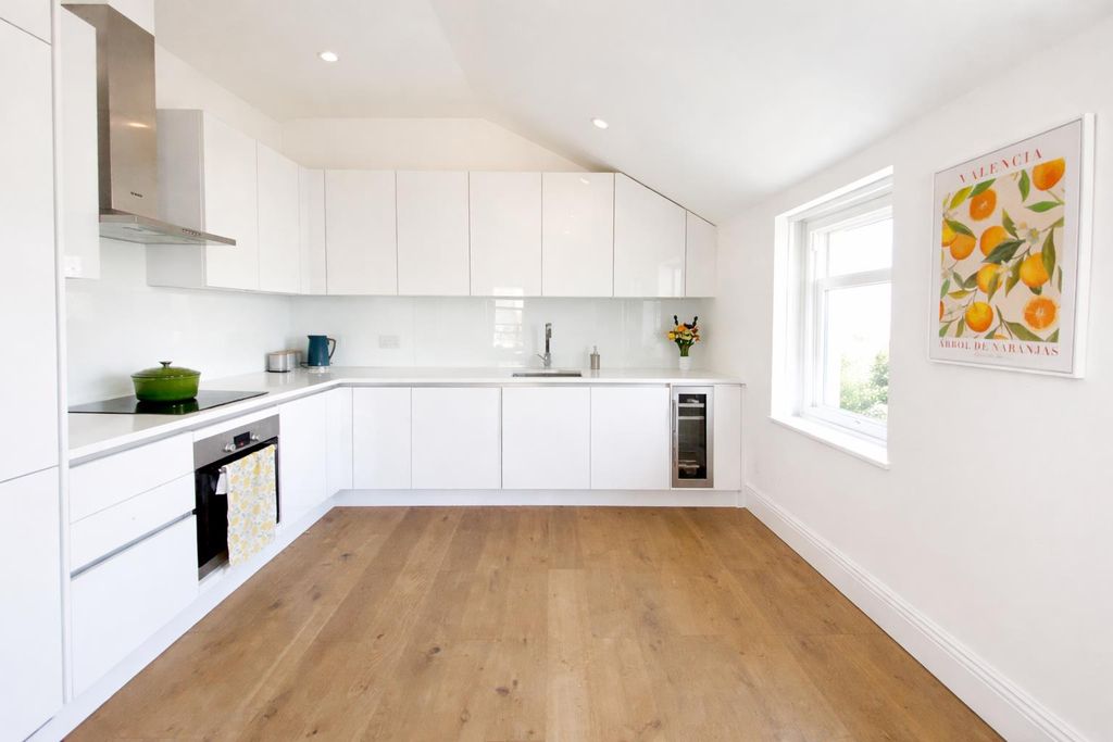 Property photo 3 of 6 31701Df6-560F-4Fb7-B6Ea-881Cbbb6C12F.Png