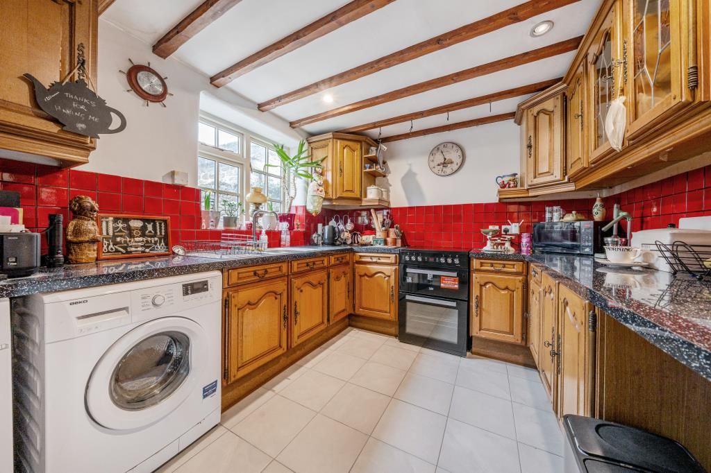 Property photo 2 of 21 Kitchen