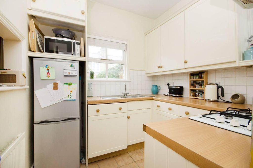 Property photo 2 of 5