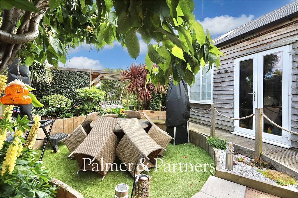 Property photo 3 of 34 Picture No. 04