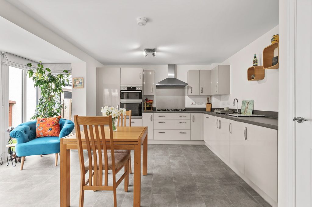 Property photo 3 of 22