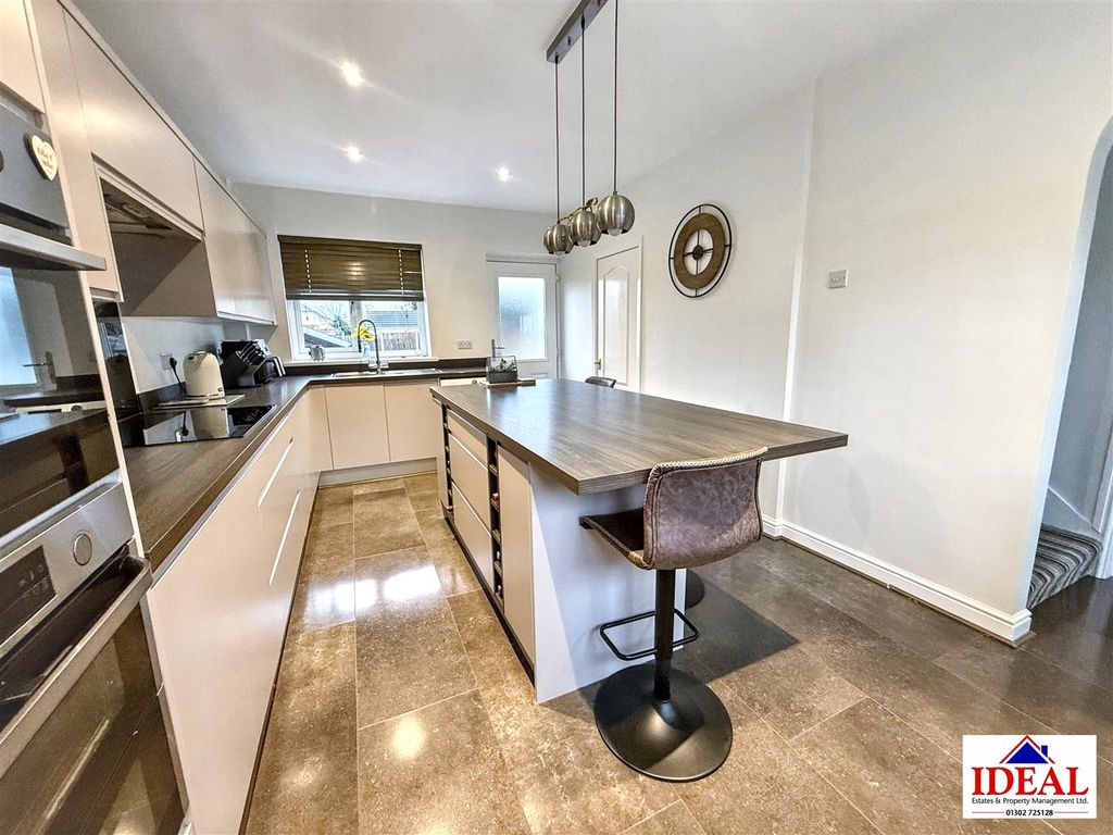 Property photo 2 of 14 Image00008.Jpg