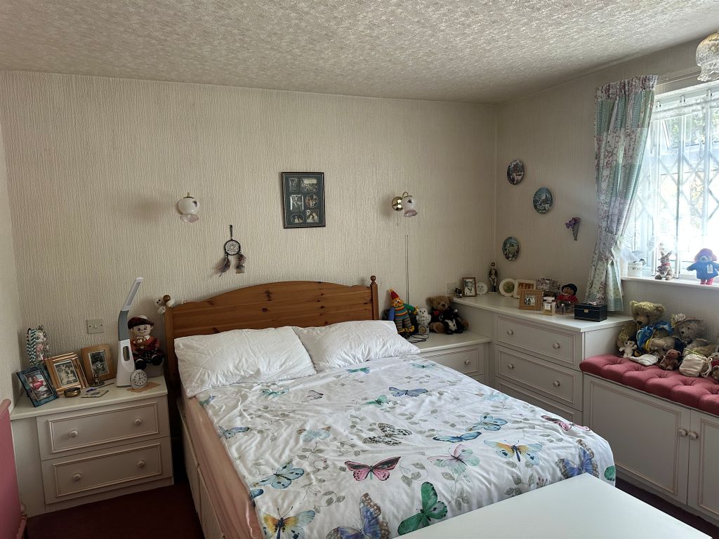 Property photo 3 of 12
