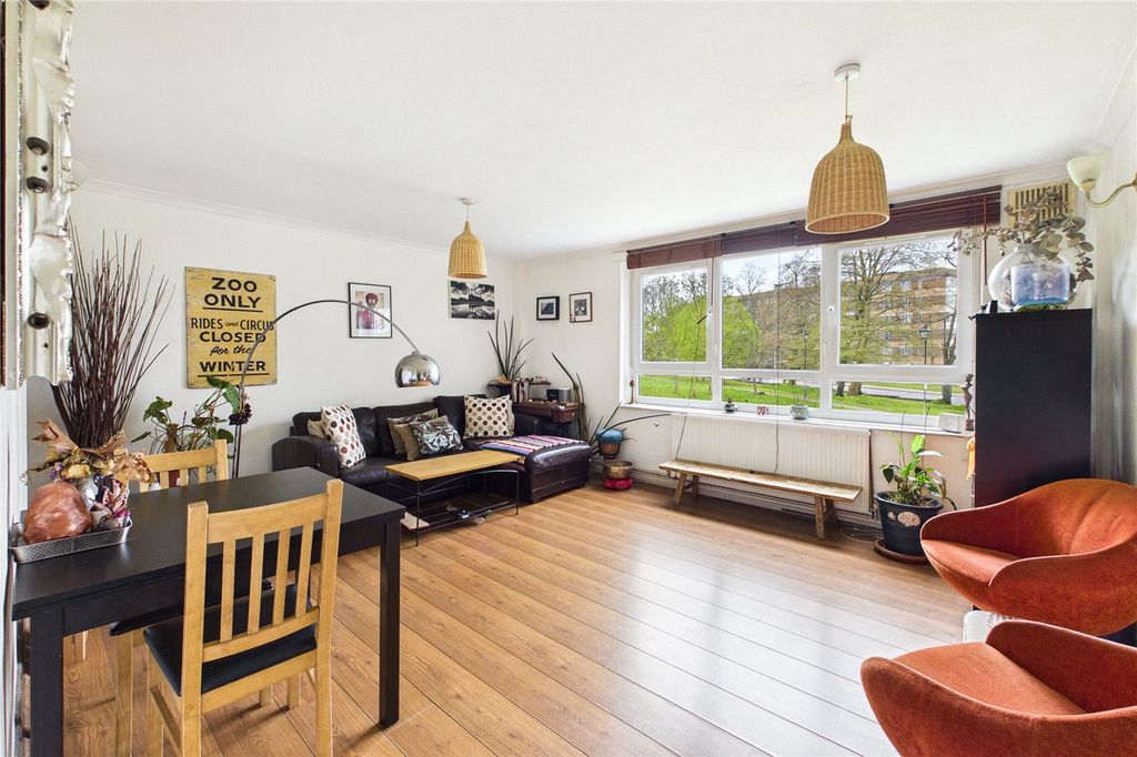 Property photo 2 of 11 Picture No. 08