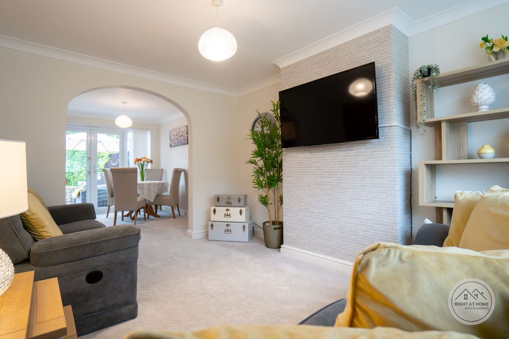 Property photo 3 of 33