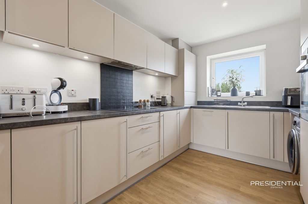 Property photo 3 of 22