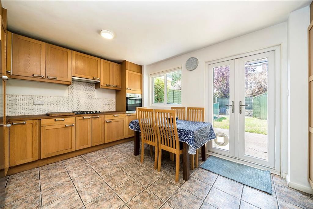Property photo 3 of 11