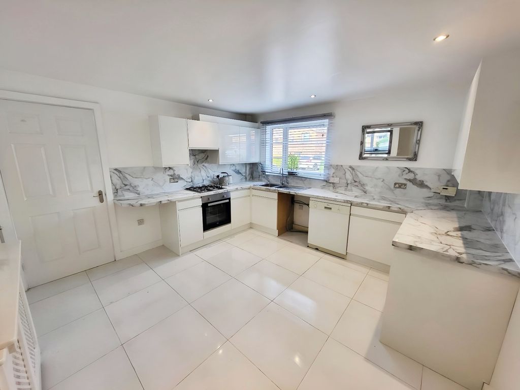 Property photo 3 of 24 Picture No. 32