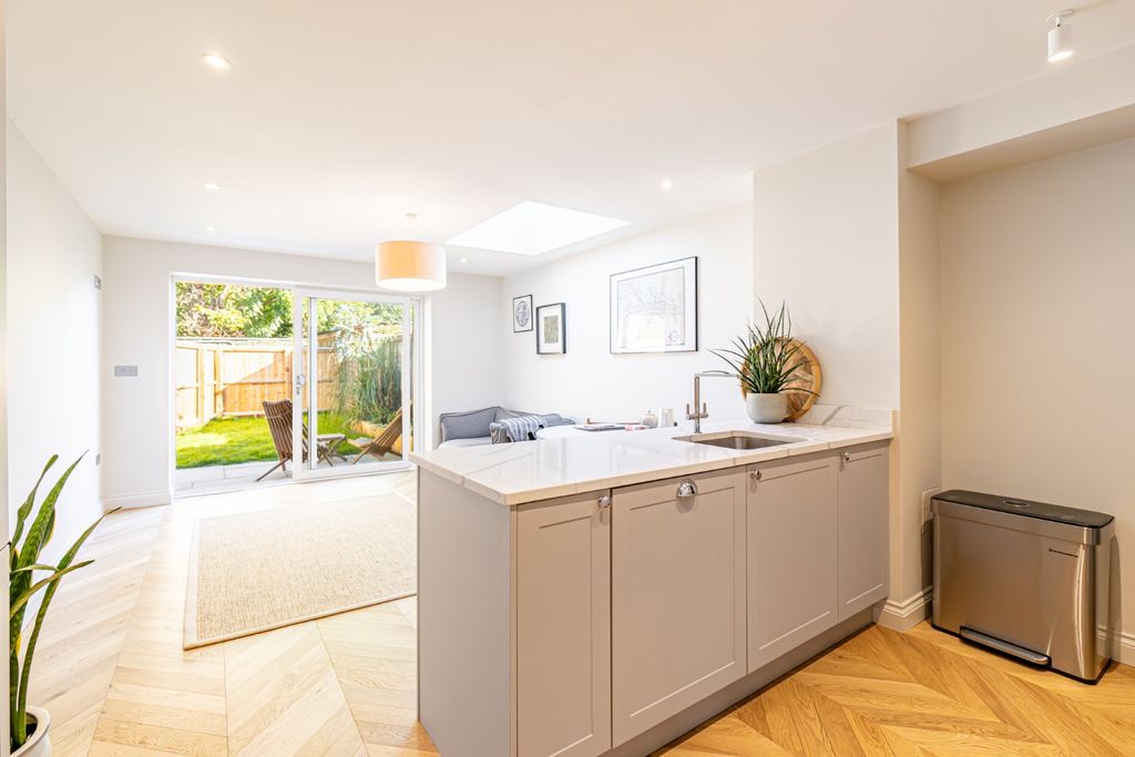 Property photo 3 of 29 5535996