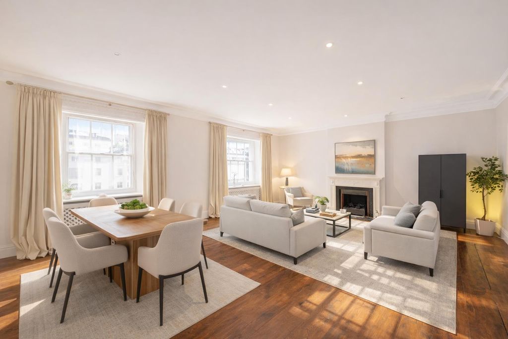 Property photo 3 of 14 54 Eaton Living Room 1.Png