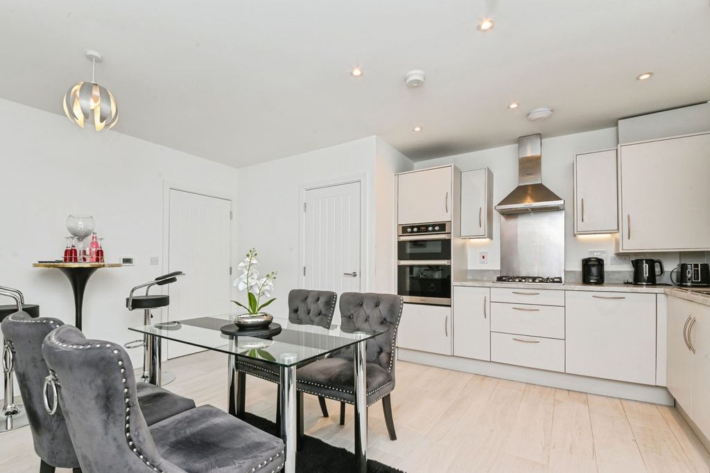 Property photo 3 of 14 Pbox-Img.Jpg