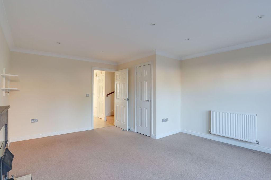 Property photo 3 of 26