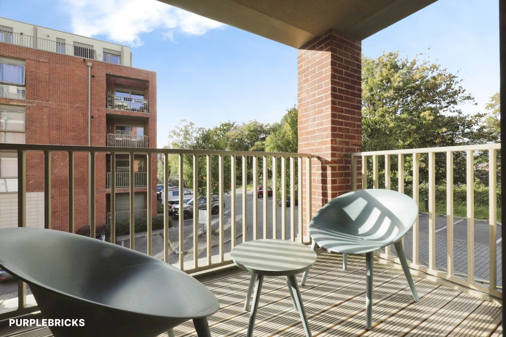 Property photo 2 of 18