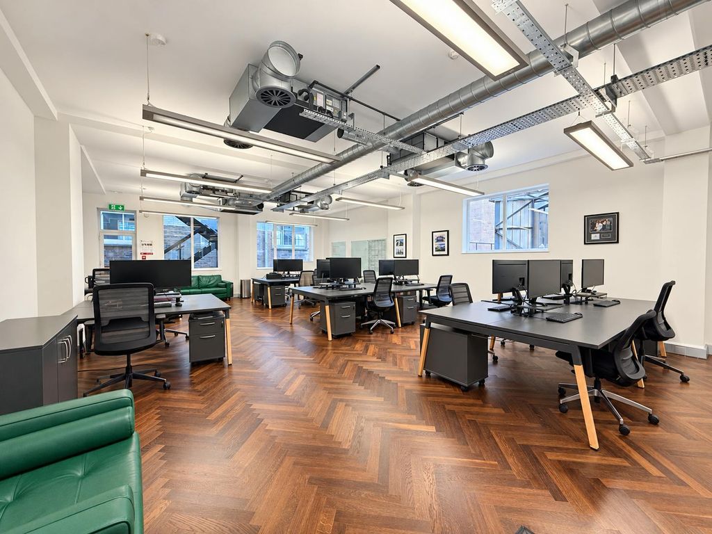 Property photo 1 of 8 13 Austin Friars - Office Workstation Overview.Png