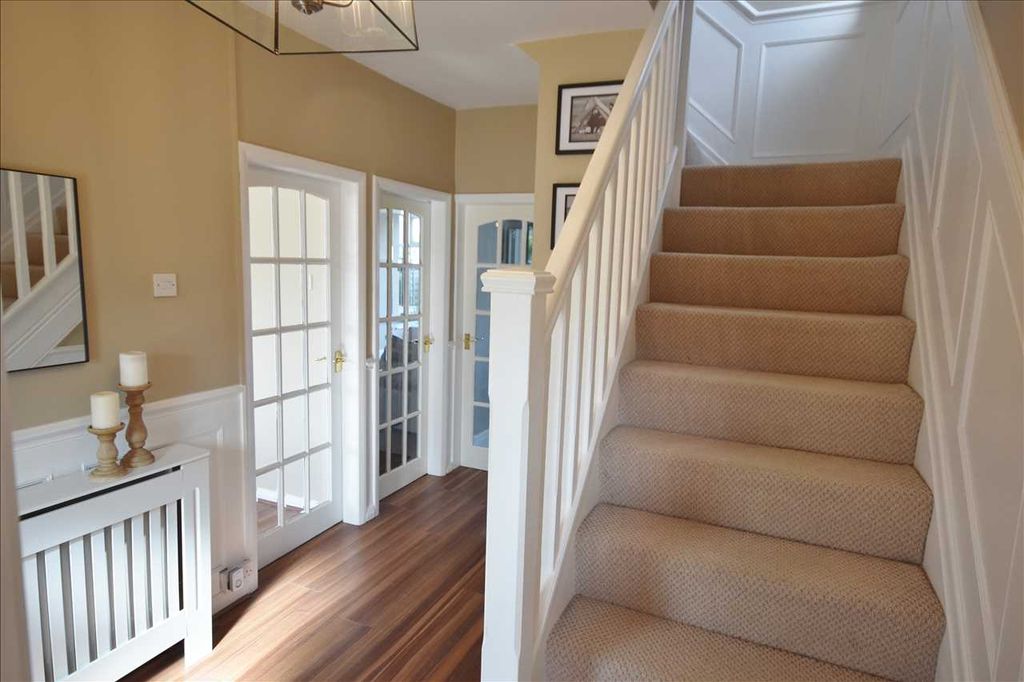 Property photo 2 of 15 Entrance Hall