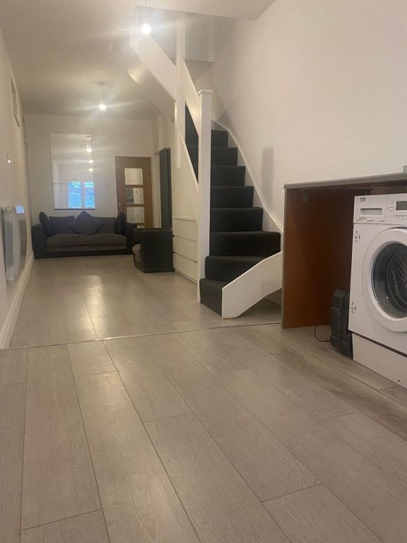 Property photo 2 of 3