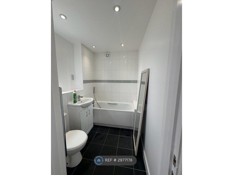 Property photo 3 of 6 Bathroom